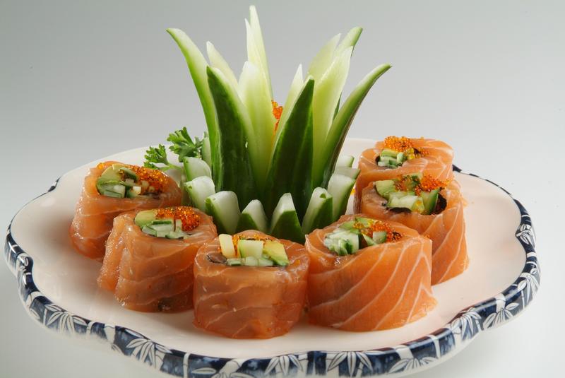 maki rolls rolled with salmon, with cucumber, salmon roe, avocado, & fish